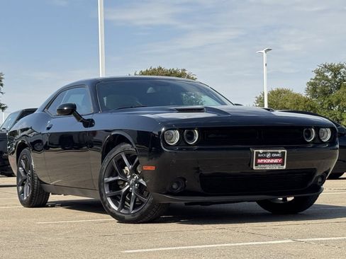 Used 2021 Dodge Challenger SXT w/ Blacktop Package RWD image 2