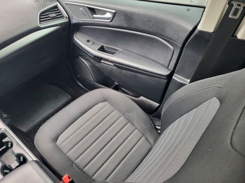 Certified 2022 Ford Edge SE w/ Black Appearance Package image 16