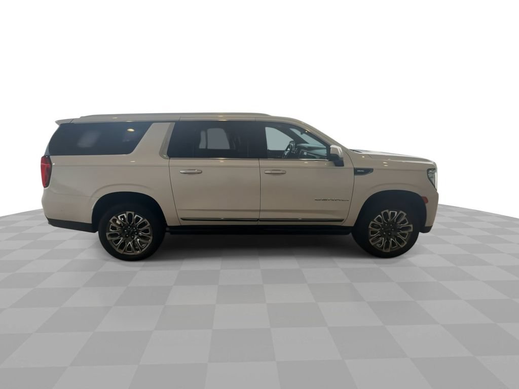 Certified 2023 GMC Yukon XL Denali Ultimate AWD/4WD image 9