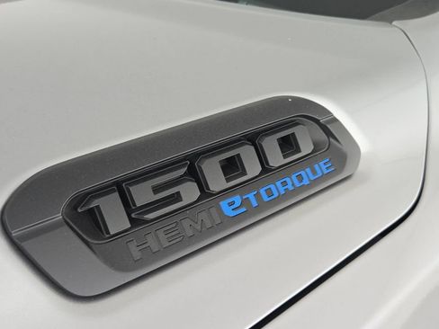 Used 2023 RAM 1500 Lone Star AWD/4WD image 37