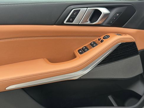 Certified 2025 BMW X5 xDrive40i w/ M Sport Package image 16