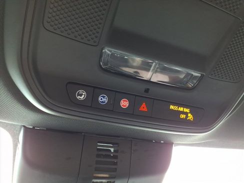 Used 2024 Chevrolet Traverse Z71 image 26