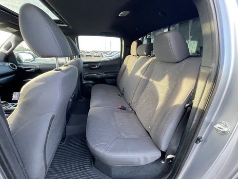 Used 2017 Toyota Tacoma SR image 27
