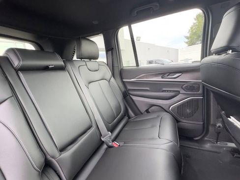 New 2026 Jeep Grand Cherokee Limited w/ Limited Altitude Package image 22
