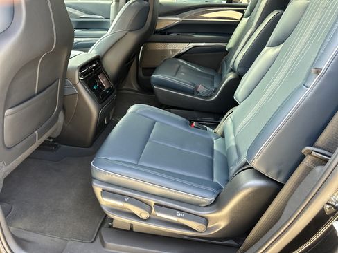 Certified 2025 Cadillac Escalade IQ Luxury 2 w/ LPO, Premium Carpet Package AWD/4WD image 23
