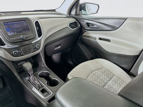 Used 2022 Chevrolet Equinox LT w/ Driver Convenience Package image 21