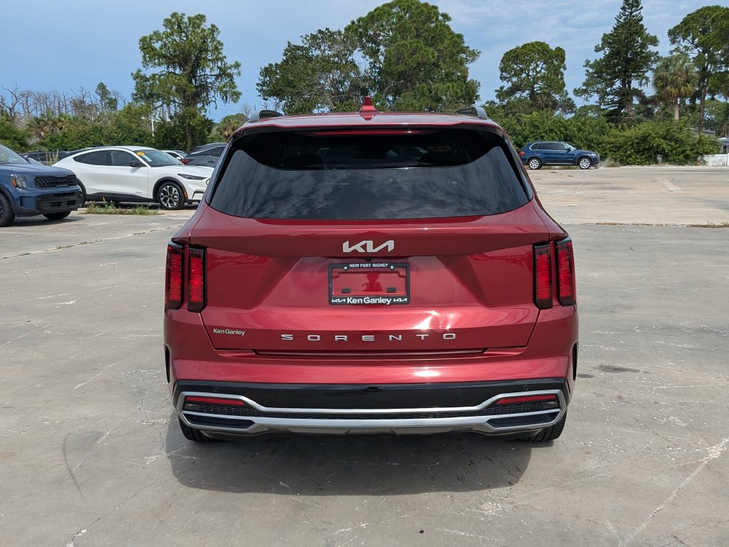 Used 2022 Kia Sorento S w/ Panoramic Sunroof Package FWD image 7