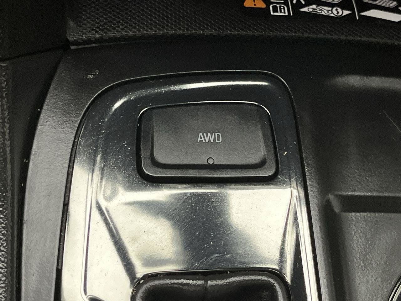 Certified 2023 Chevrolet Equinox Premier AWD/4WD image 17