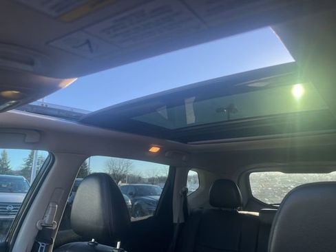 Used 2017 Nissan Rogue SL w/ SL Premium Package image 21