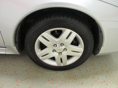 Used 2010 Chevrolet Impala LT image 16