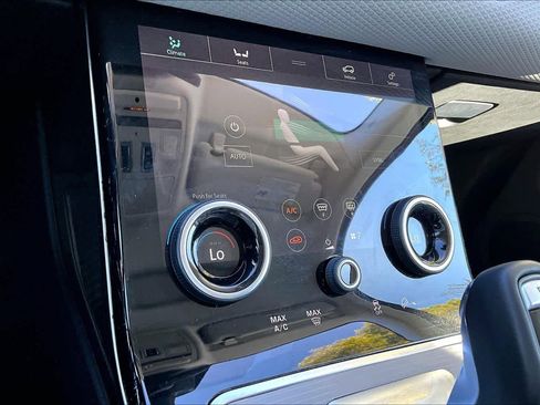 Used 2020 Land Rover Range Rover Evoque S image 32