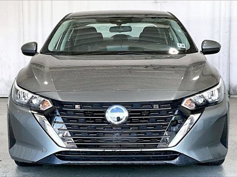 Used 2024 Nissan Sentra SV FWD image 3