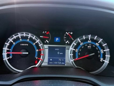 Used 2015 Toyota 4Runner Limited AWD/4WD image 19