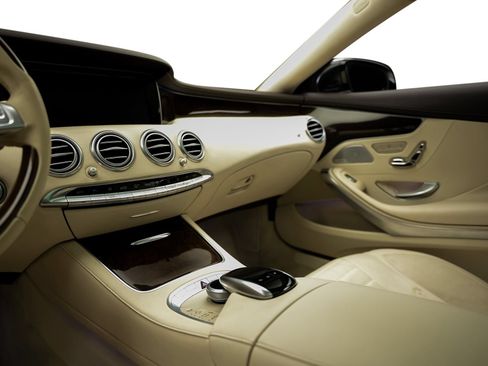 Used 2015 Mercedes-Benz S 550 4MATIC Coupe w/ Premium 1 Package image 41