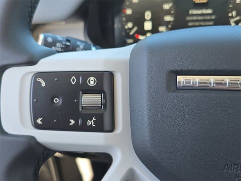 New 2025 Land Rover Defender 130 X-Dynamic SE image 18