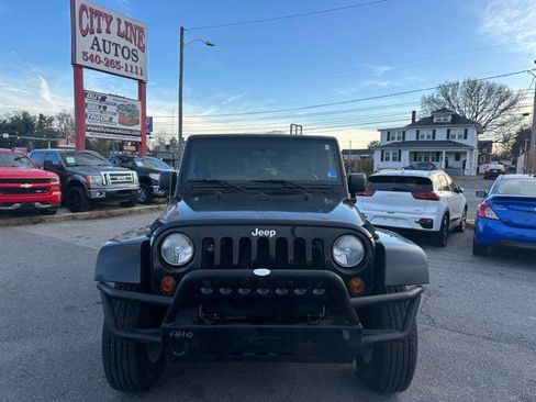 Used 2010 Jeep Wrangler Unlimited Sahara w/ Dual Top Group image 4