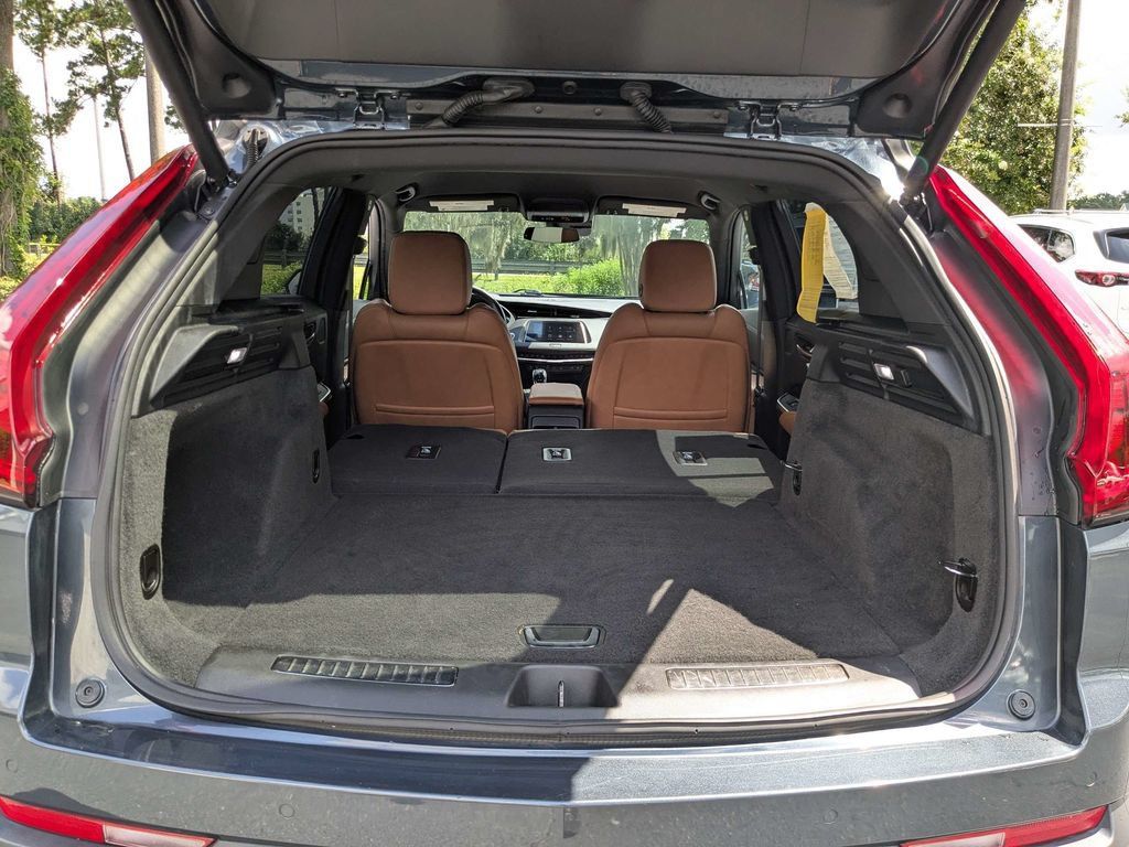 Used 2020 Cadillac XT4 Premium Luxury FWD image 7