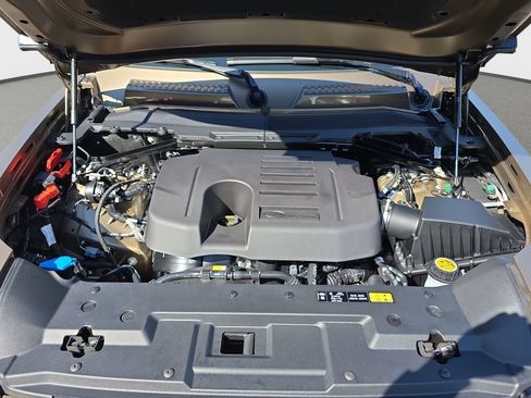 New 2026 Land Rover Defender 110 X-Dynamic SE image 31