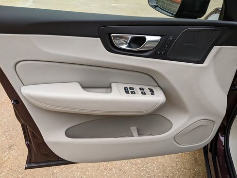 New 2026 Volvo XC60 B5 Ultra w/ Protection Package Premier image 9