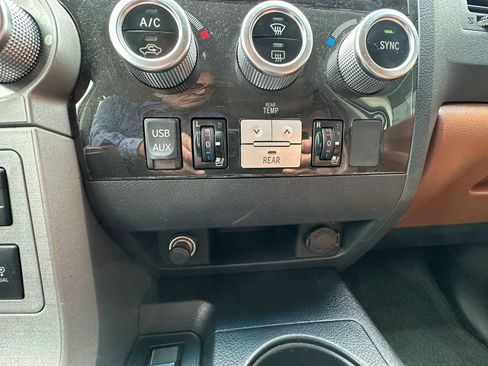 Used 2012 Toyota Sequoia Platinum AWD/4WD image 39