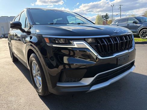 Used 2024 Kia Carnival LX FWD image 10