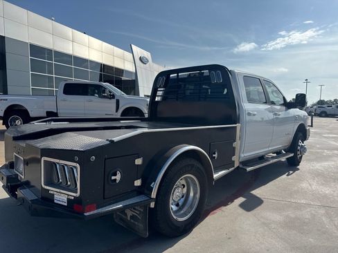Used 2024 RAM 3500 Laramie AWD/4WD image 3