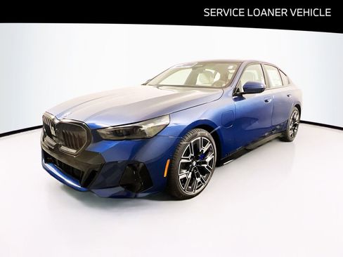 New 2026 BMW 550e xDrive w/ Executive Package image 3