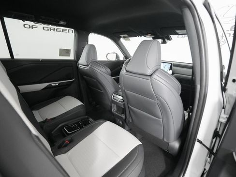 New 2026 Lexus TX 500h AWD image 16