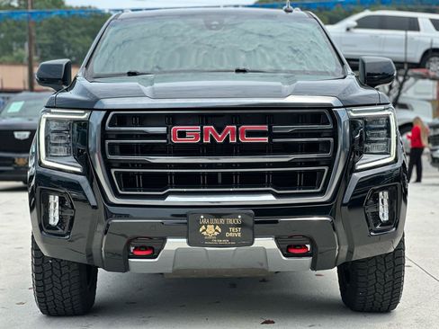 Used 2022 GMC Yukon XL AT4 AWD/4WD image 2
