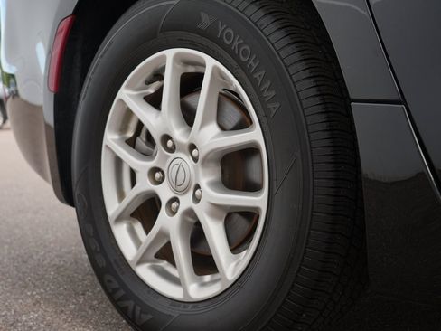 Used 2025 Chrysler Pacifica Select FWD image 29