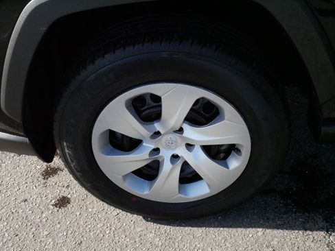 Certified 2023 Toyota RAV4 LE image 17