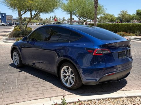 Used 2021 Tesla Model Y Long Range AWD/4WD image 5