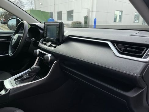 Used 2021 Toyota RAV4 XLE image 32