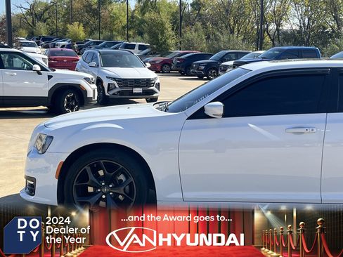 Used 2023 Chrysler 300 S w/ Comfort Group image 7