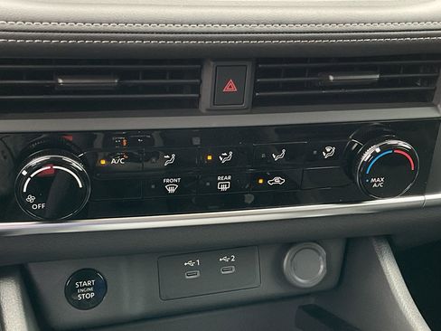 New 2025 Nissan Rogue S image 29