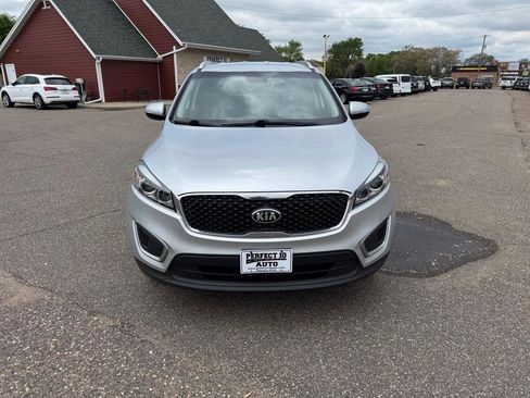 Used 2017 Kia Sorento FWD w/ LX Convenience Package image 12