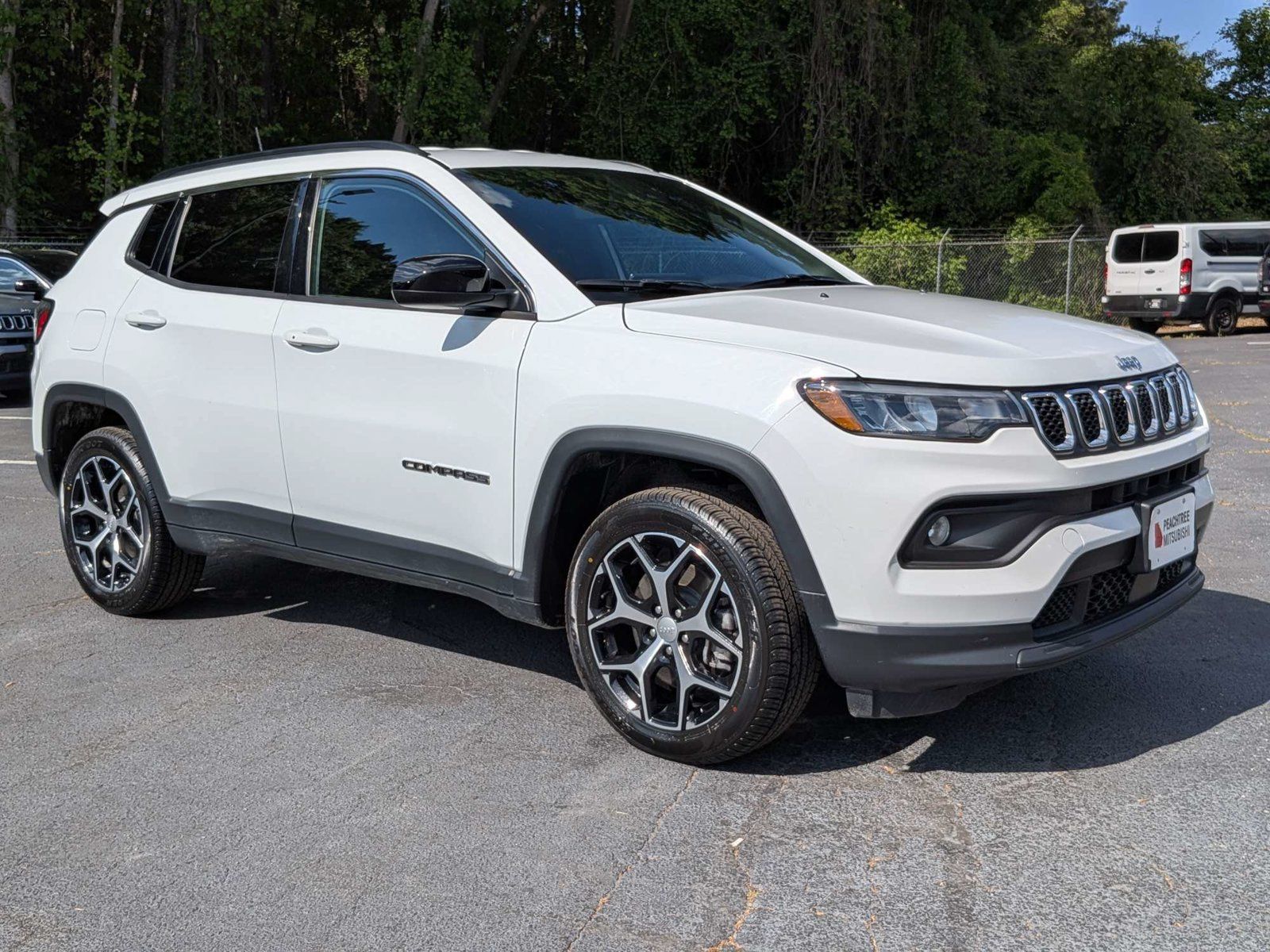 Used 2024 Jeep Compass Latitude AWD/4WD image 1