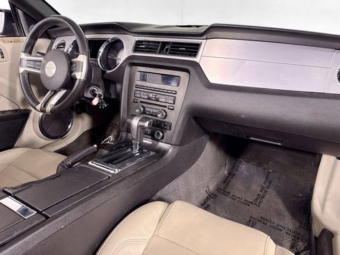 Used 2011 Ford Mustang Premium w/ 201A Rapid Spec Order Code image 26