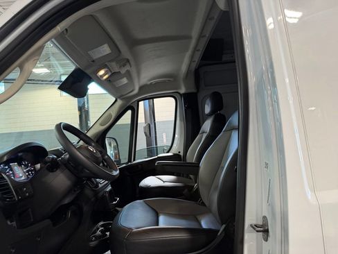 Used 2026 RAM ProMaster 2500 w/ Convenience Group FWD image 21