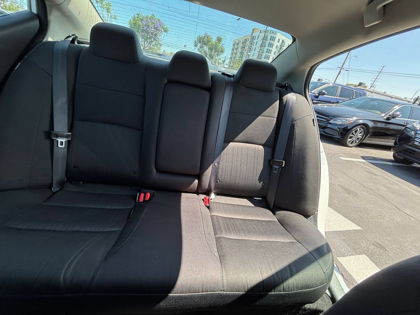 Used 2025 Nissan Altima 2.5 SV FWD image 36