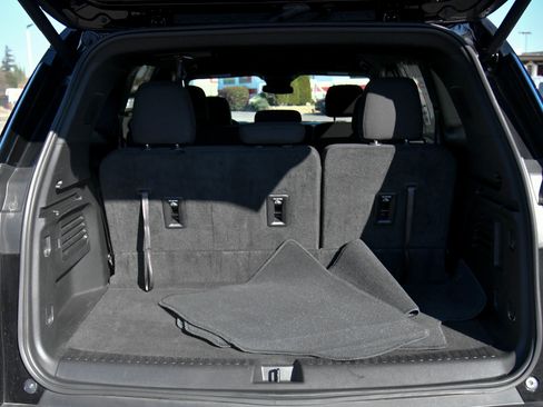 Used 2025 GMC Acadia Elevation image 49