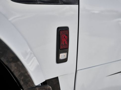 Used 2026 Rolls-Royce Cullinan AWD/4WD image 14