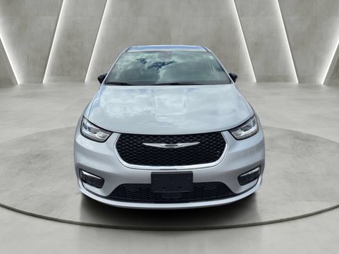 New 2026 Chrysler Pacifica Select AWD/4WD image 2