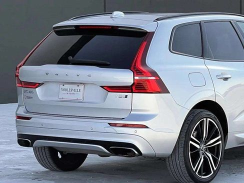 Used 2020 Volvo XC60 T5 R-Design w/ Protection Package Premier AWD/4WD image 9