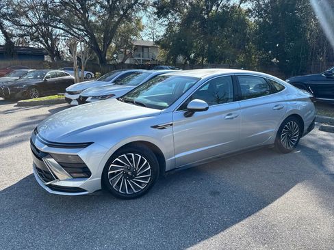 Used 2025 Hyundai Sonata SEL FWD image 3