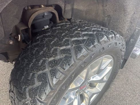 Used 2018 GMC Sierra 1500 SLT w/ SLT Premium Package image 10