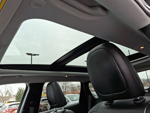 Used 2022 Jeep Cherokee Latitude w/ Sun & Sound Group image 15