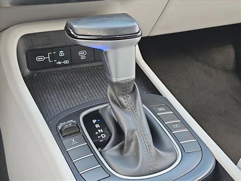 Used 2024 Hyundai Kona SEL AWD/4WD image 12