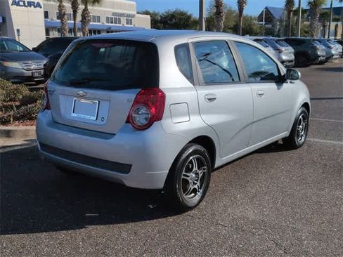 Used 2011 Chevrolet Aveo5 LT w/ Power and Convenience Package image 8