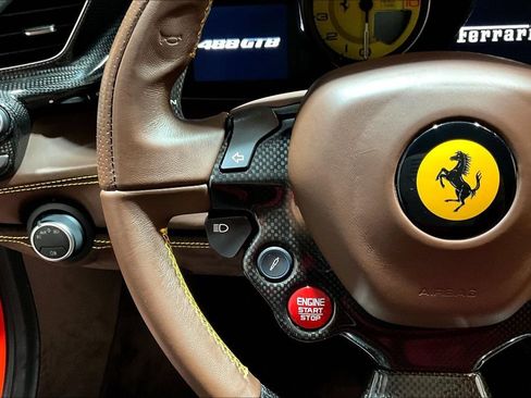 Used 2018 Ferrari 488 GTB RWD image 11